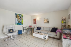 Collins Ave 1612-007.jpg