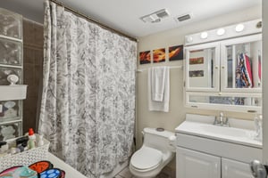 Collins Ave 1612-018.jpg