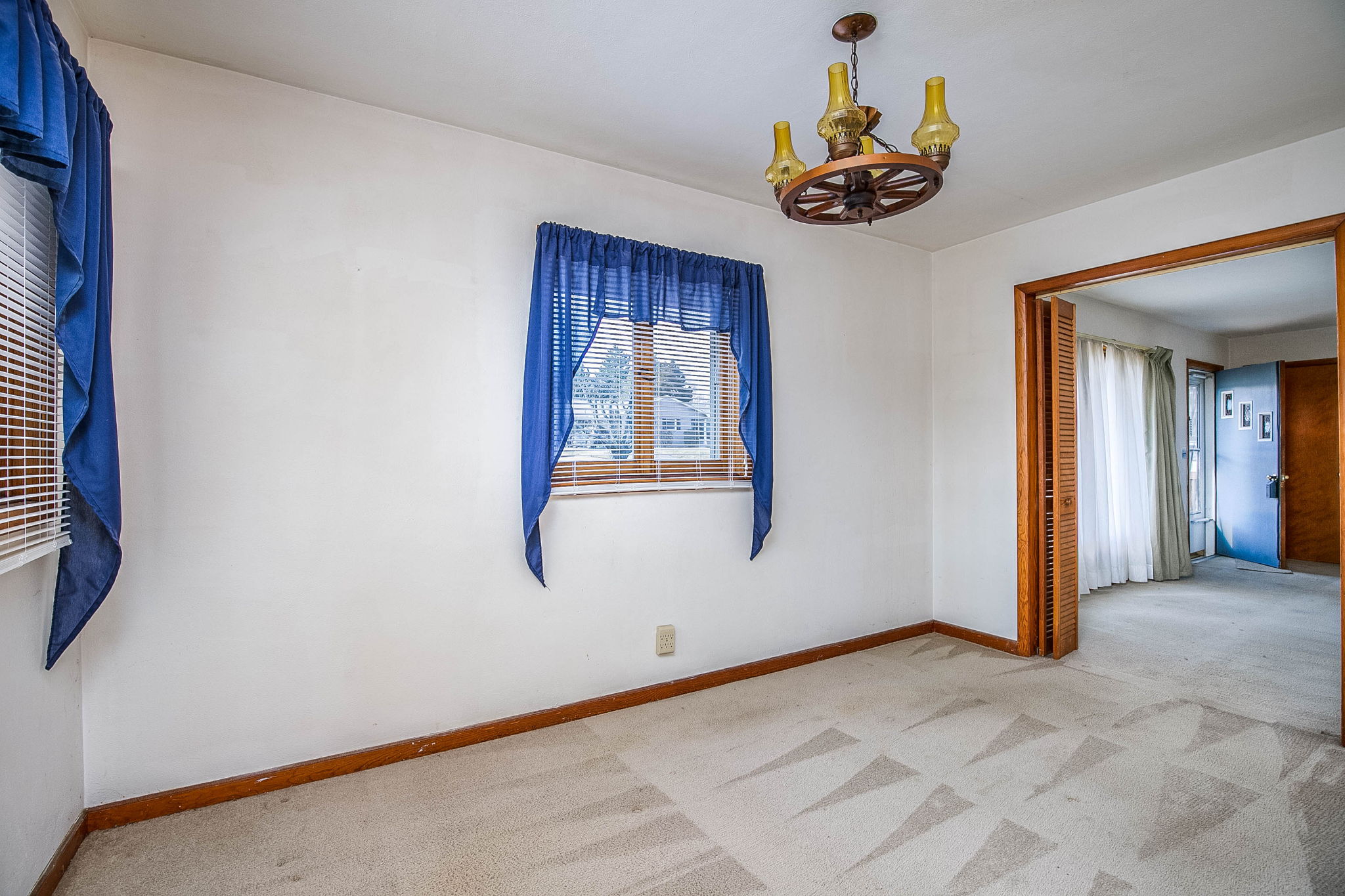 2402 Larkspur Dr, Johnson City, TN 37604 HomeSelfies