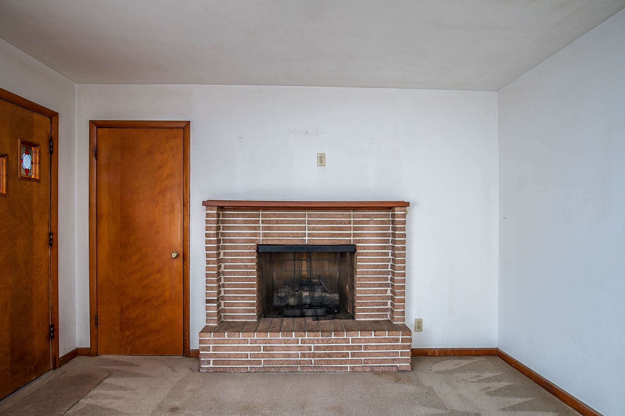 2402 Larkspur Dr, Johnson City, TN 37604 HomeSelfies