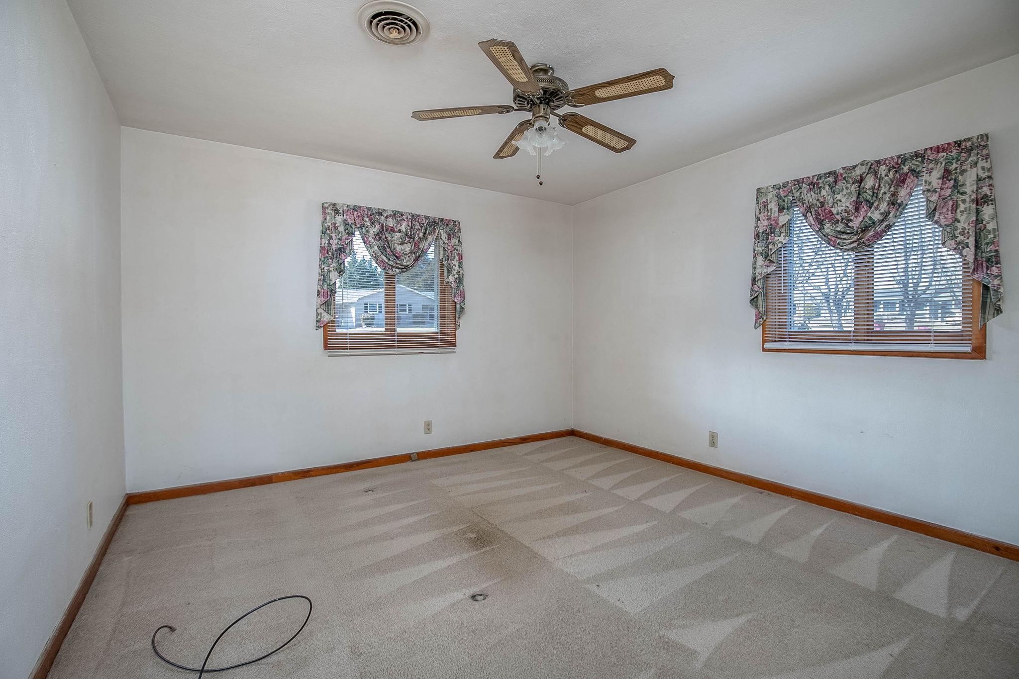 2402 Larkspur Dr, Johnson City, TN 37604 HomeSelfies