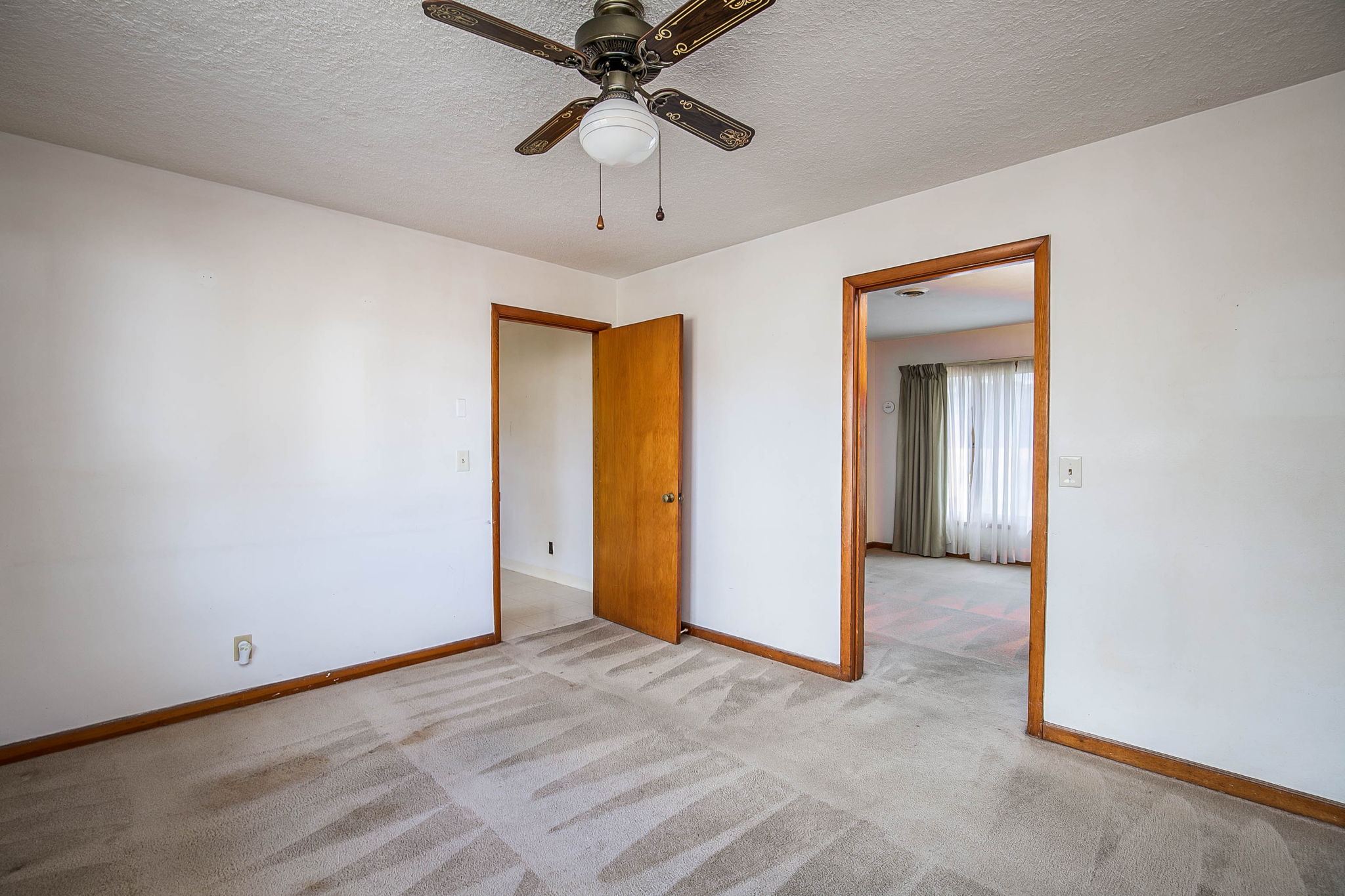 2402 Larkspur Dr, Johnson City, TN 37604 HomeSelfies