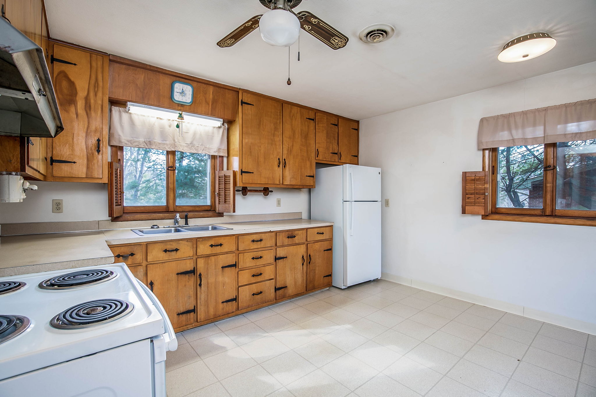 2402 Larkspur Dr, Johnson City, TN 37604 HomeSelfies