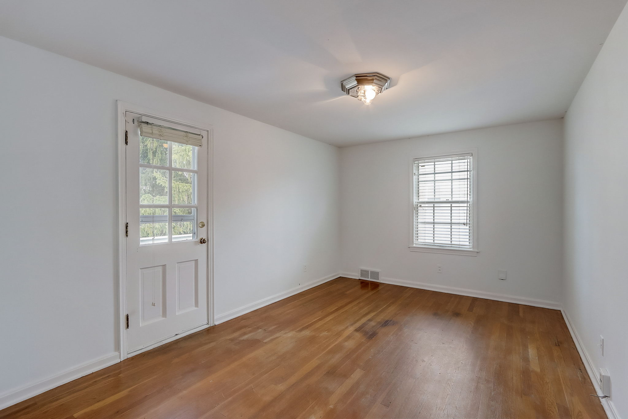 Shelburne Rd-038