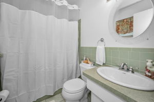 Guest Bathroom2