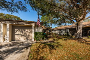 Front Exterior4
