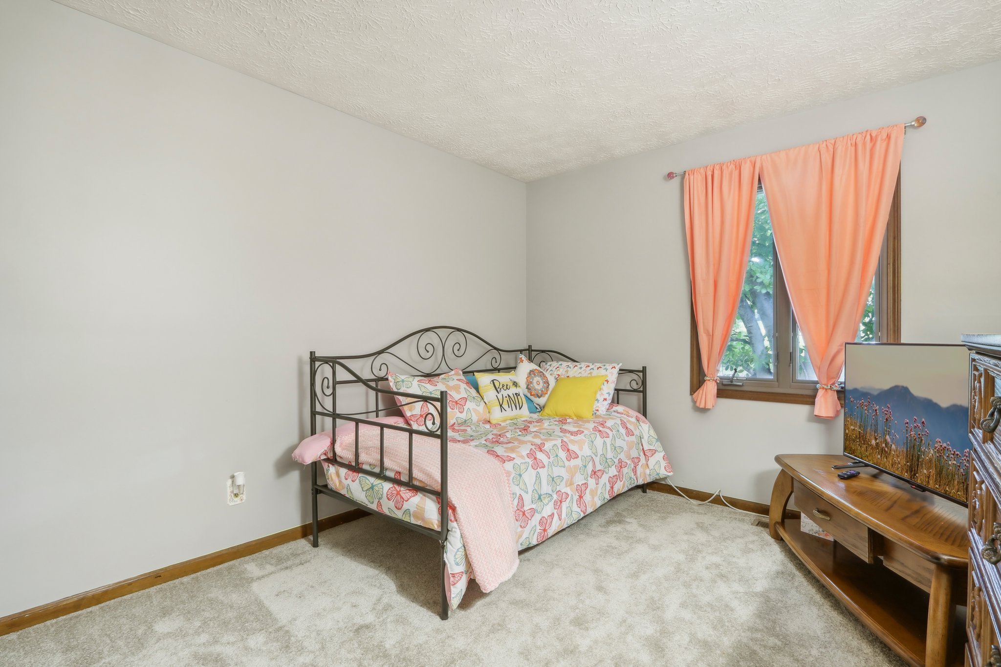 Postmaster Ln-043.jpg