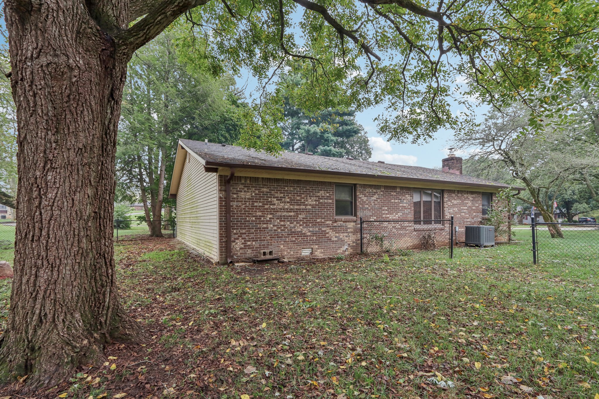 Postmaster Ln-063.jpg