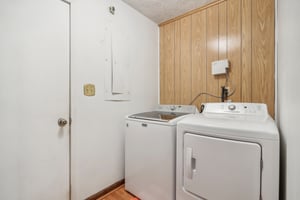 Postmaster Ln-039.jpg