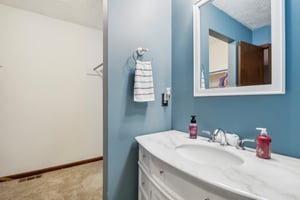 Postmaster Ln-053.jpg