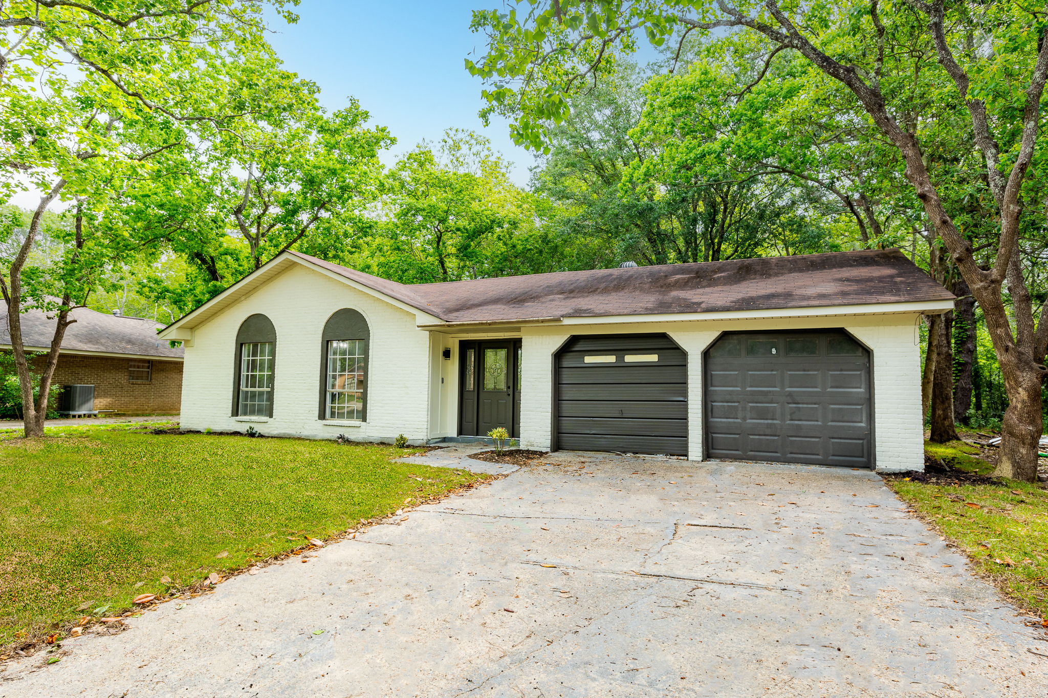 1 Exterior (2 of 3)