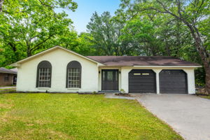 1 Exterior (1 of 3)