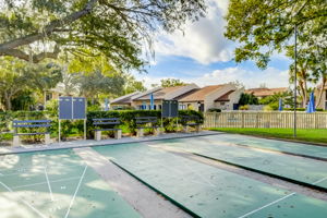 Clubhouse Cir 204-037