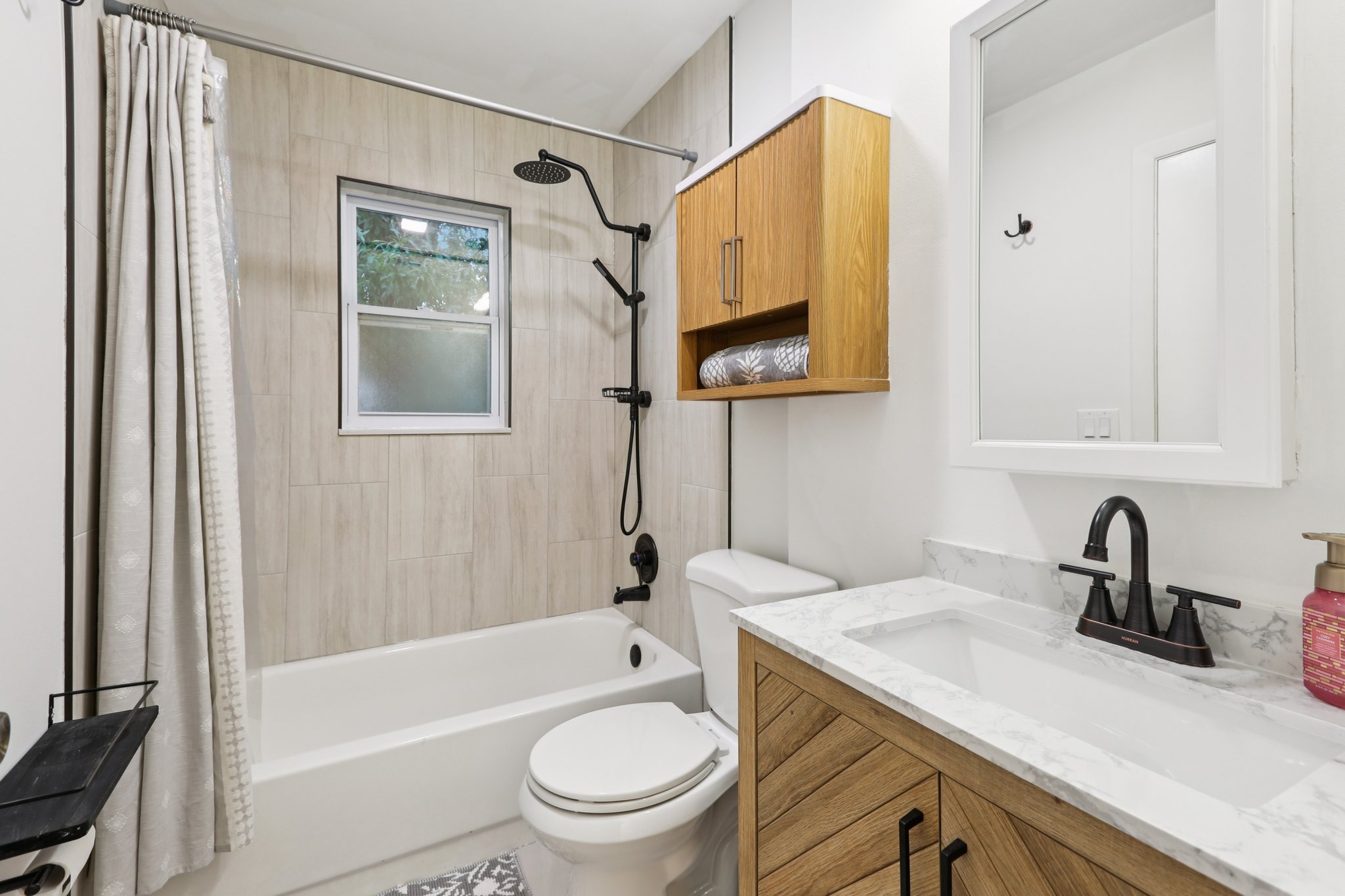 W Stroud Ave unit b-S0407-025.jpg