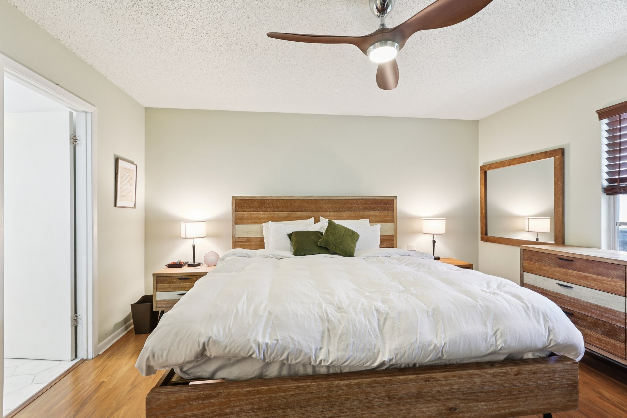 W Stroud Ave unit b-S0407-028.jpg