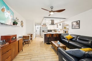 W Stroud Ave unit b-S0407-007.jpg