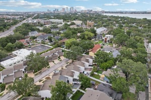 W Stroud Ave unit b-S0407-047.jpg