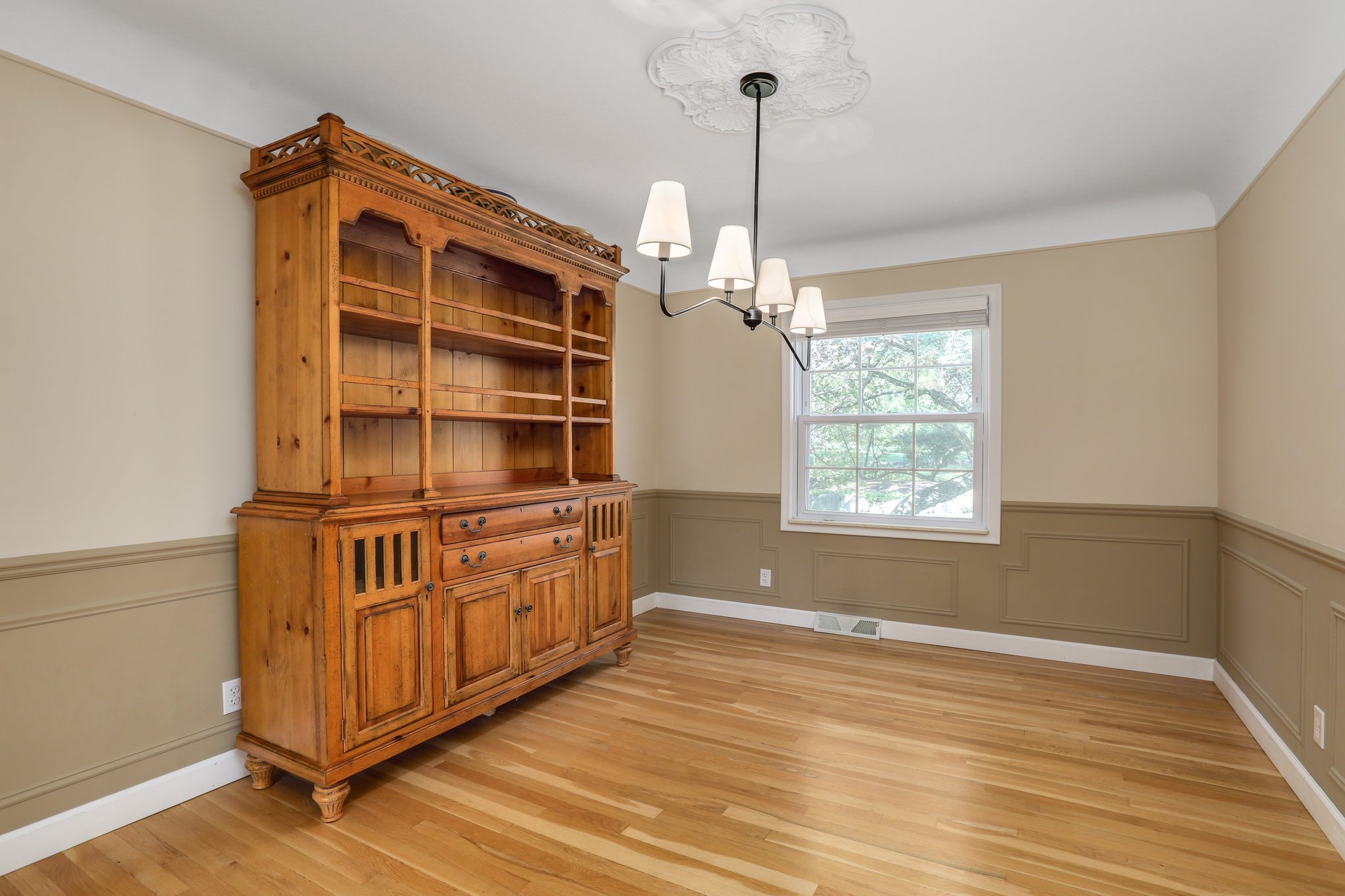 2406 Kingsbury Dr, Troy, MI 48098, USA Photo 10