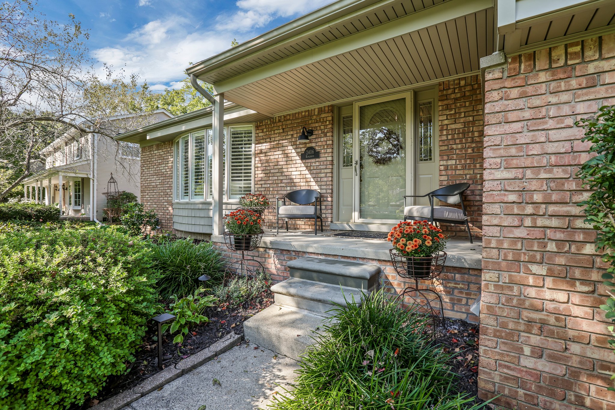 2406 Kingsbury Dr, Troy, MI 48098, USA Photo 2