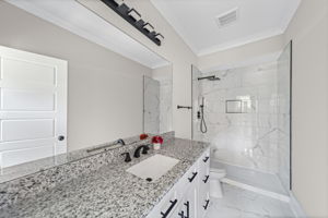 Full bathroom on main
