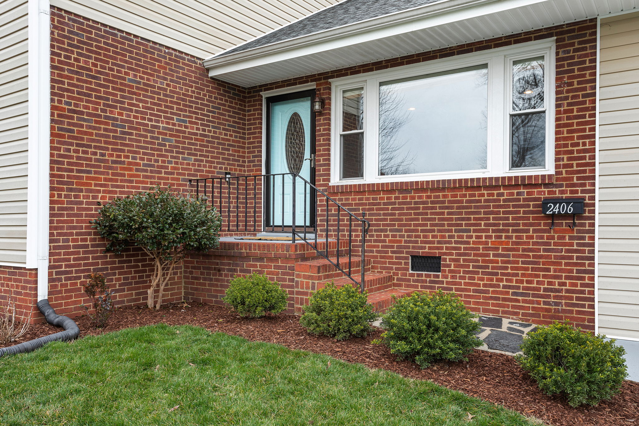 03-Exterior Front