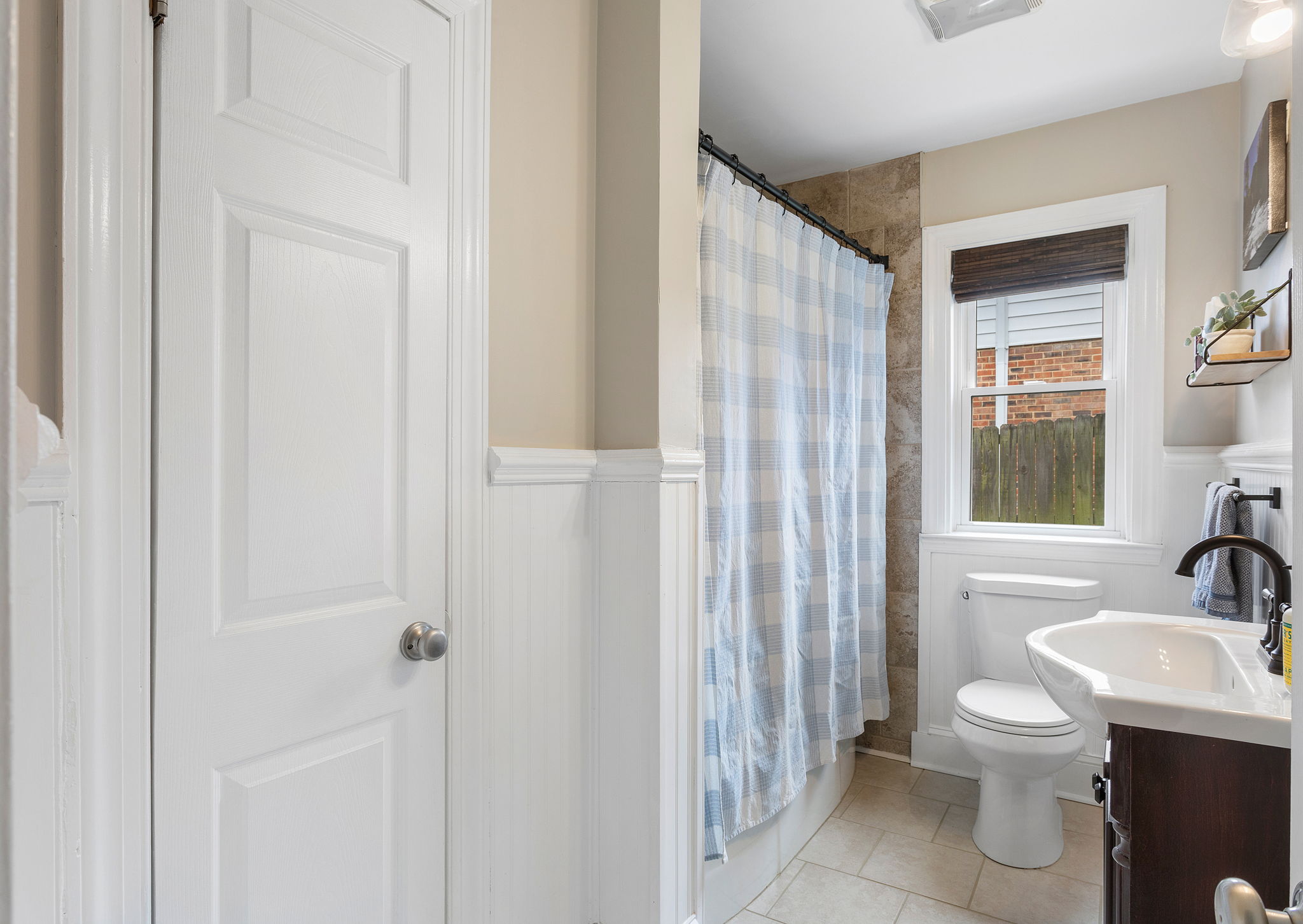 19-Hall Bath