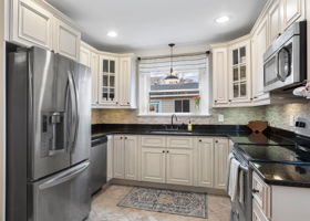 10-Kitchen