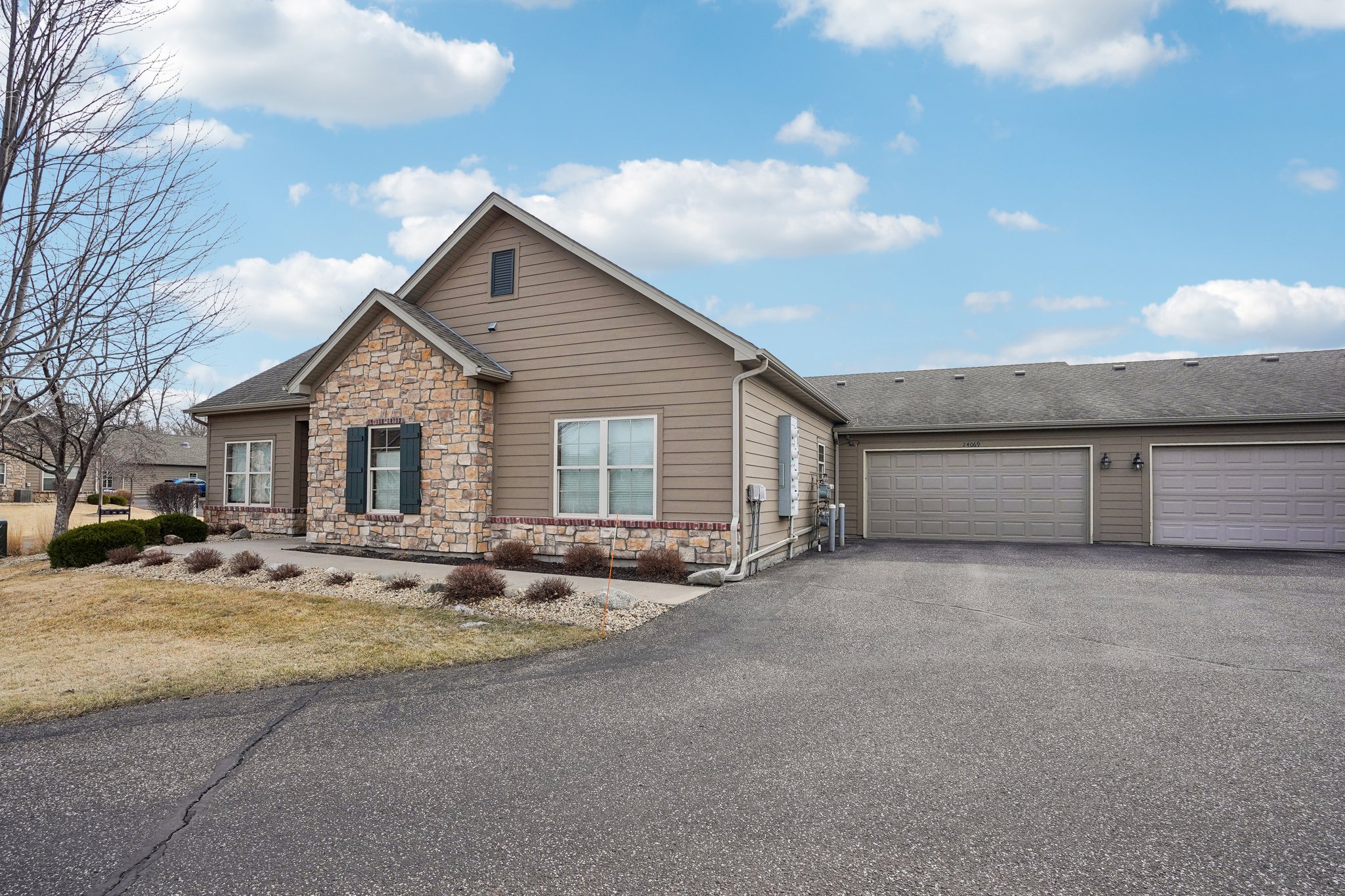 114271-108299 - 24069 Rivers Edge Rd, Rogers, MN 55374-002-1.jpg