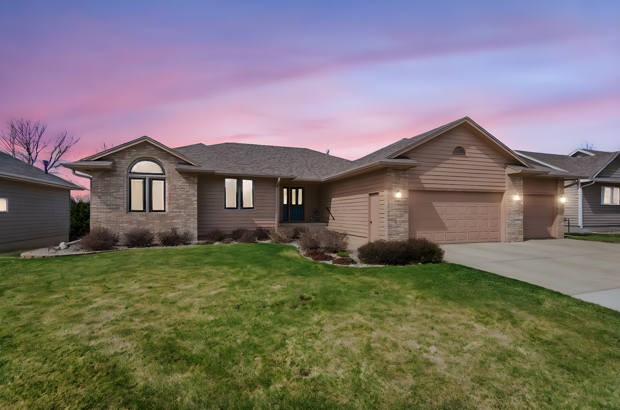 2407_S_Eisenhower_Ave_037 day to dusk.jpeg