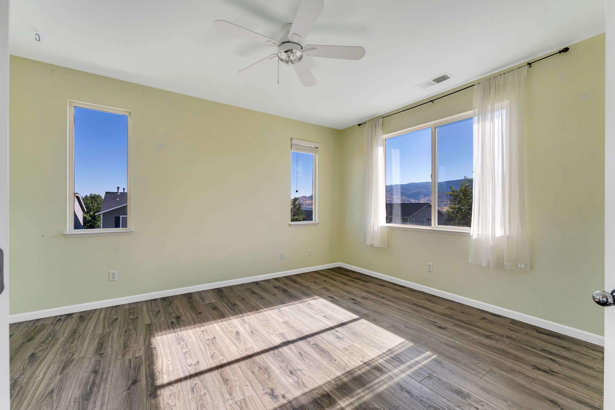 2408 Crestone Dr, Reno, NV 89523, USA Photo 19