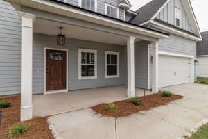 Front Porch/Entrance