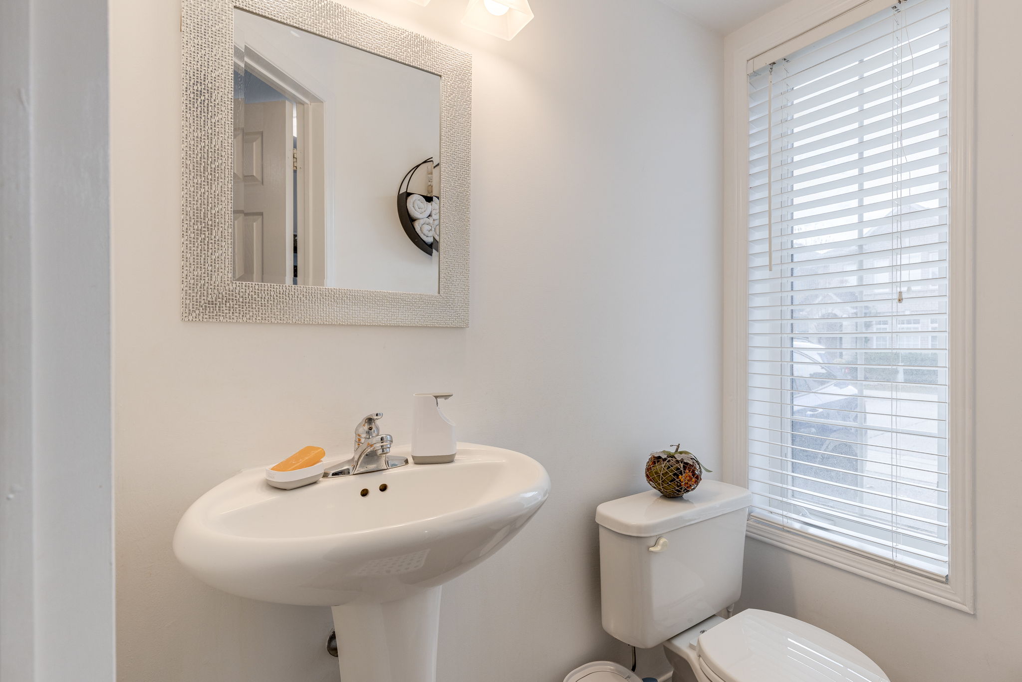Burlington property showcase — delivered property photograph 6