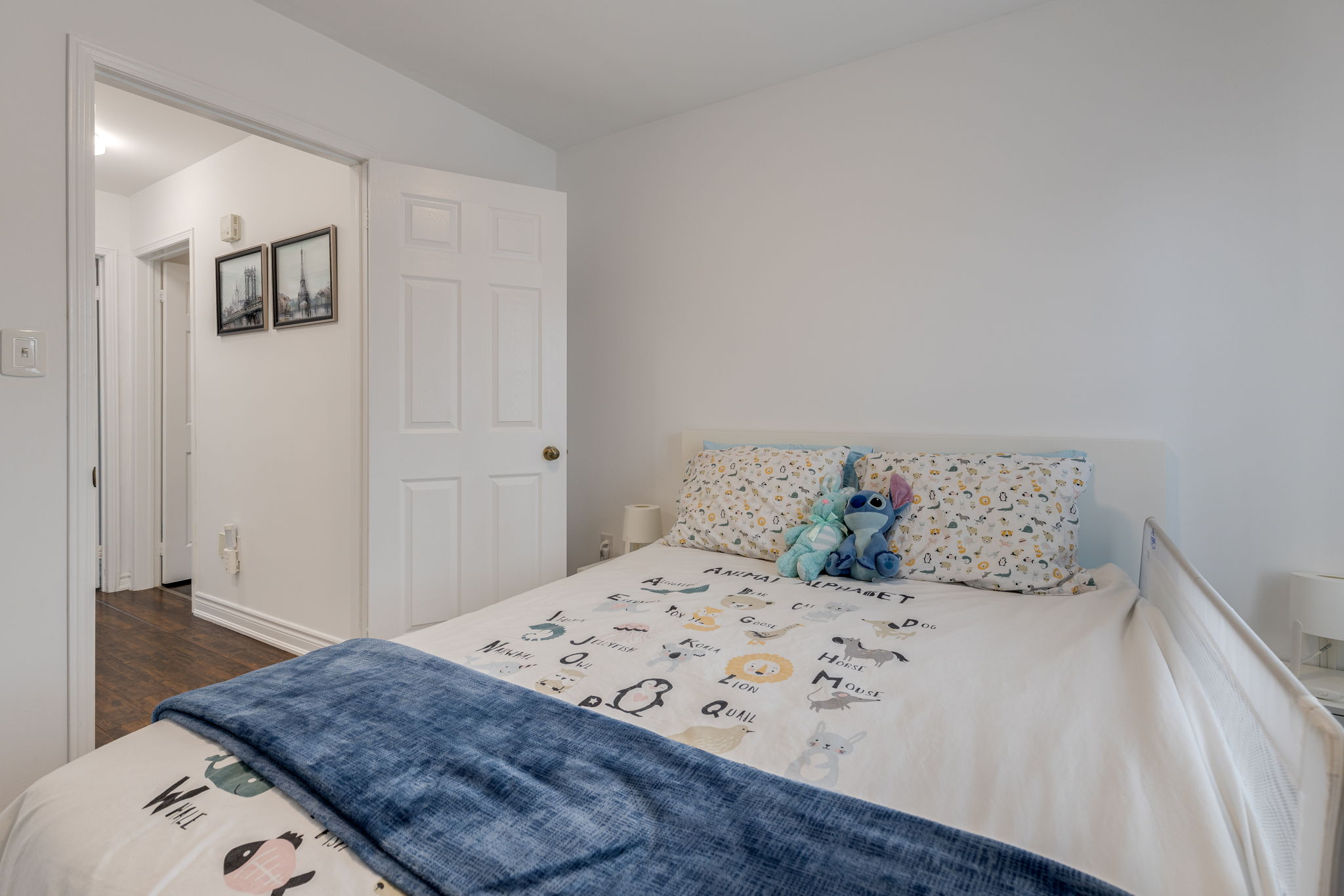 Burlington property showcase — delivered property photograph 18