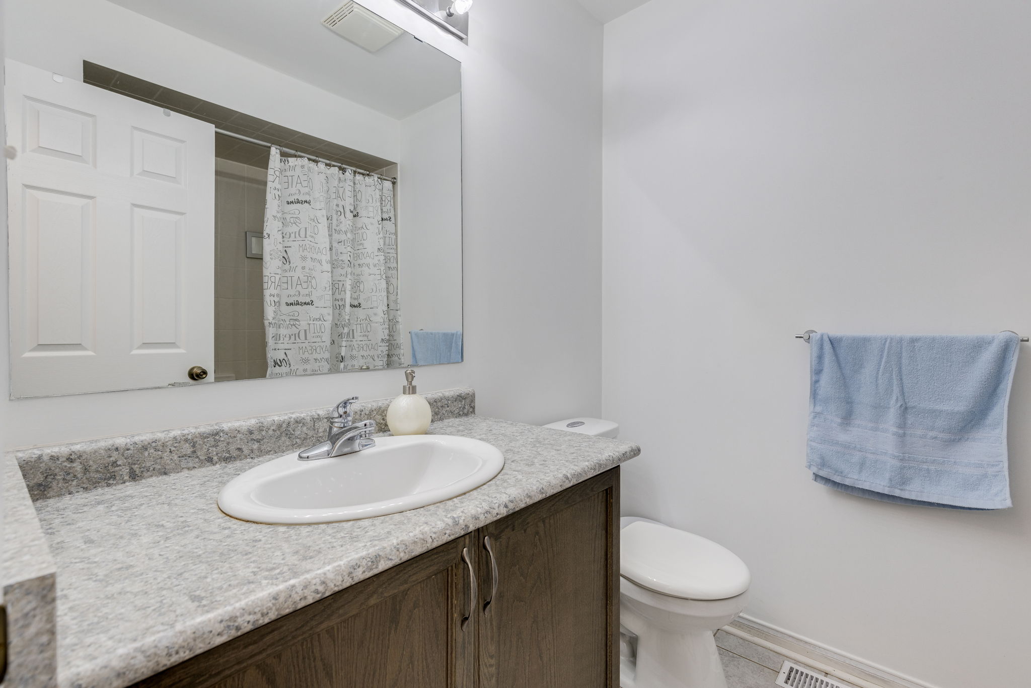 Burlington property showcase — delivered property photograph 19