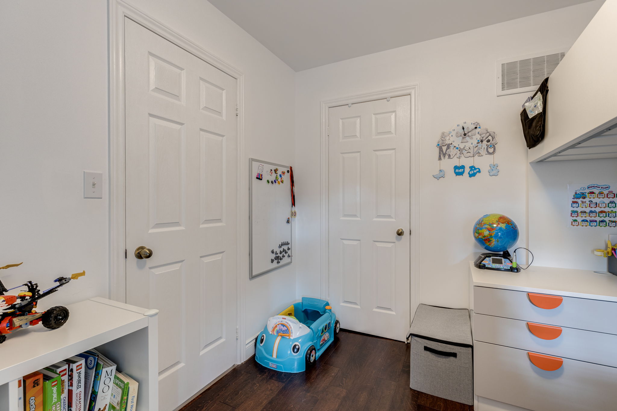 Burlington property showcase — delivered property photograph 22