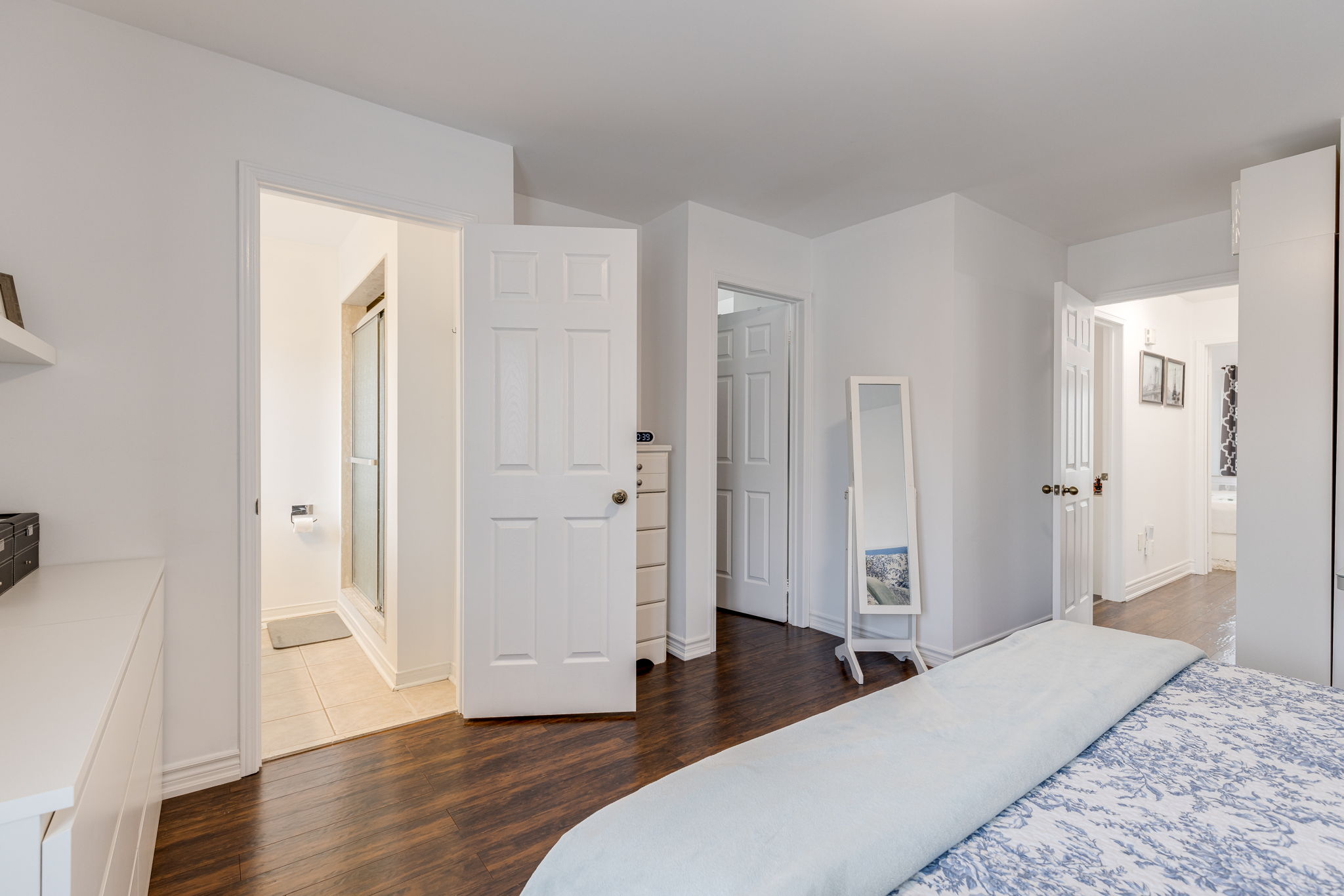Burlington property showcase — delivered property photograph 26