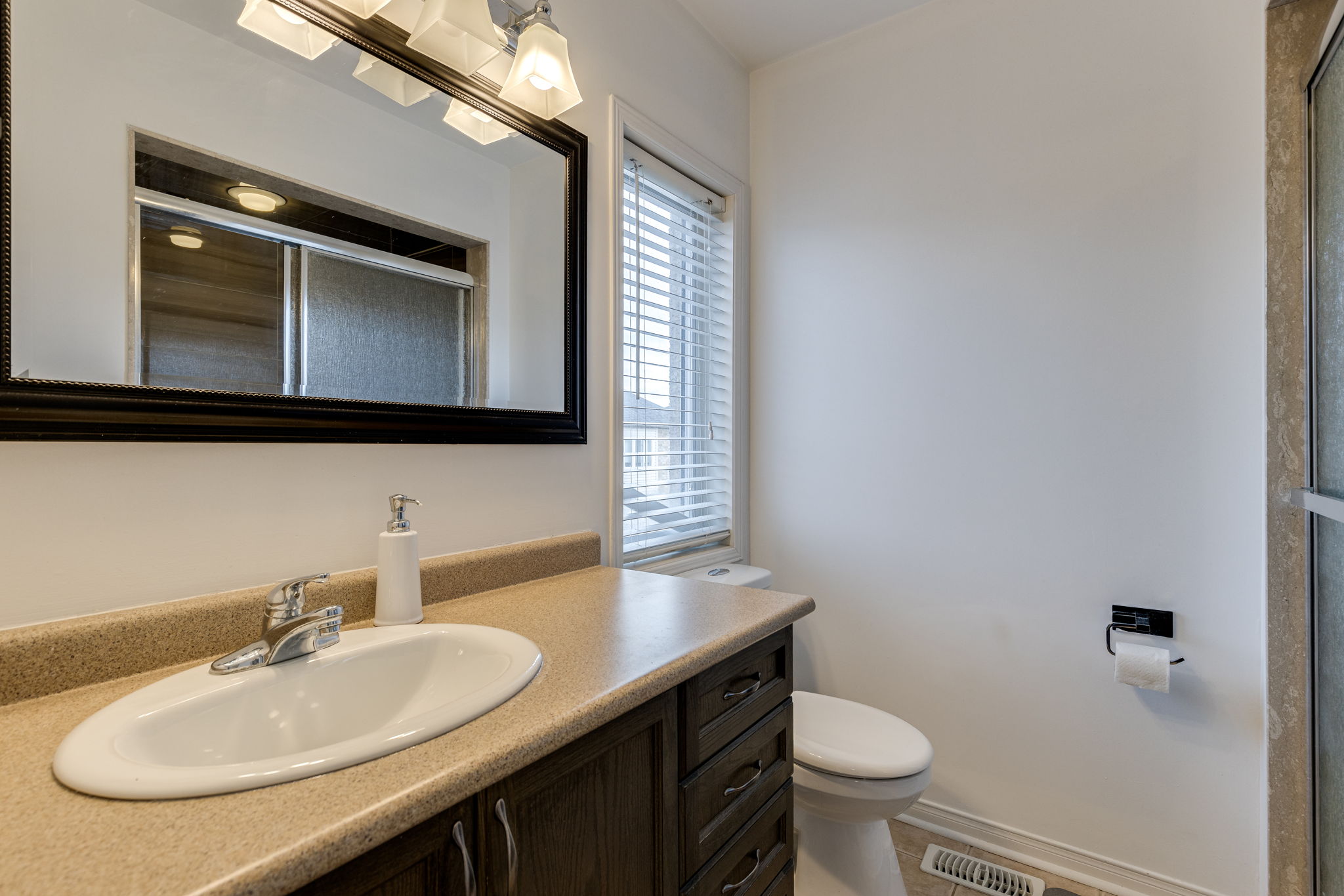 Burlington property showcase — delivered property photograph 27