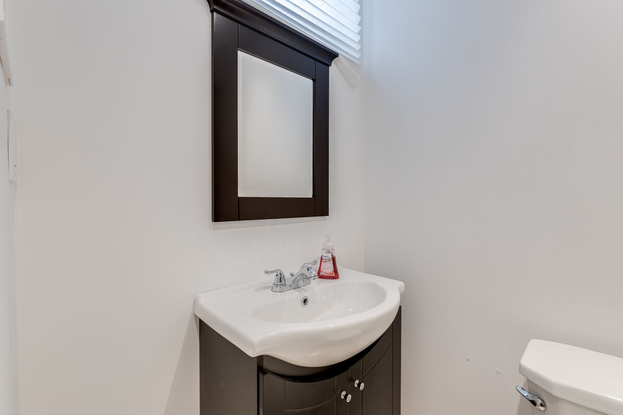 Burlington property showcase — delivered property photograph 33