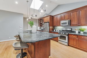 015_241 42nd Ave