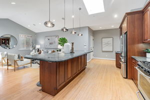 016_241 42nd Ave