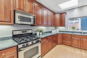 018_241 42nd Ave