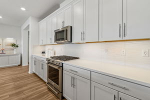 ... 42" white Shaker soft close cabinets ...