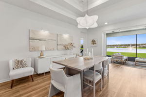 ... with ample space for a large dining table ...