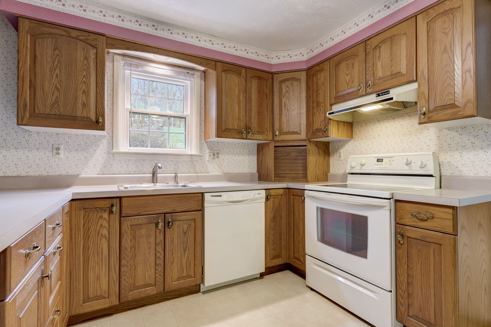 Hazelwood Dr-016