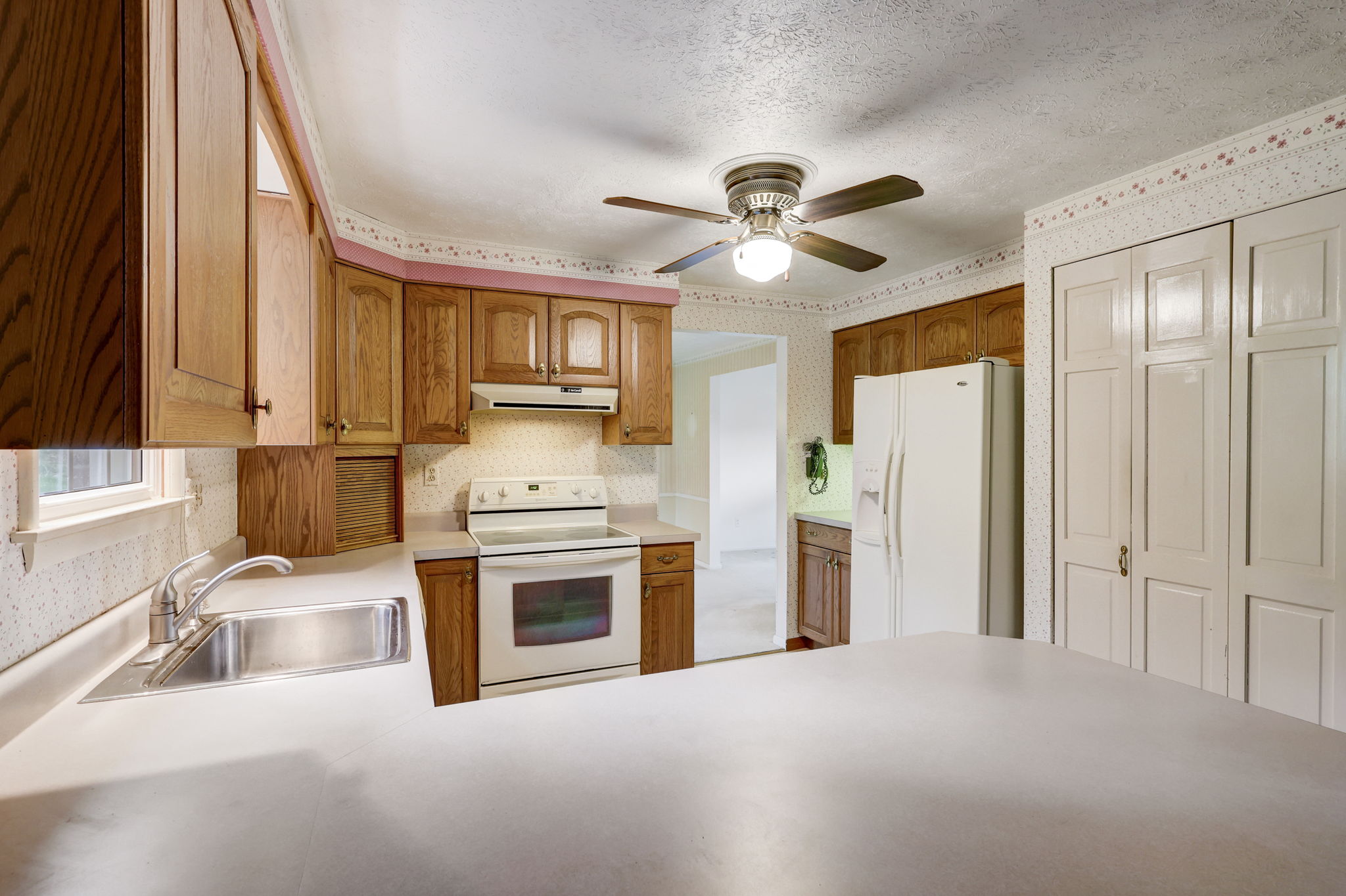 Hazelwood Dr-017