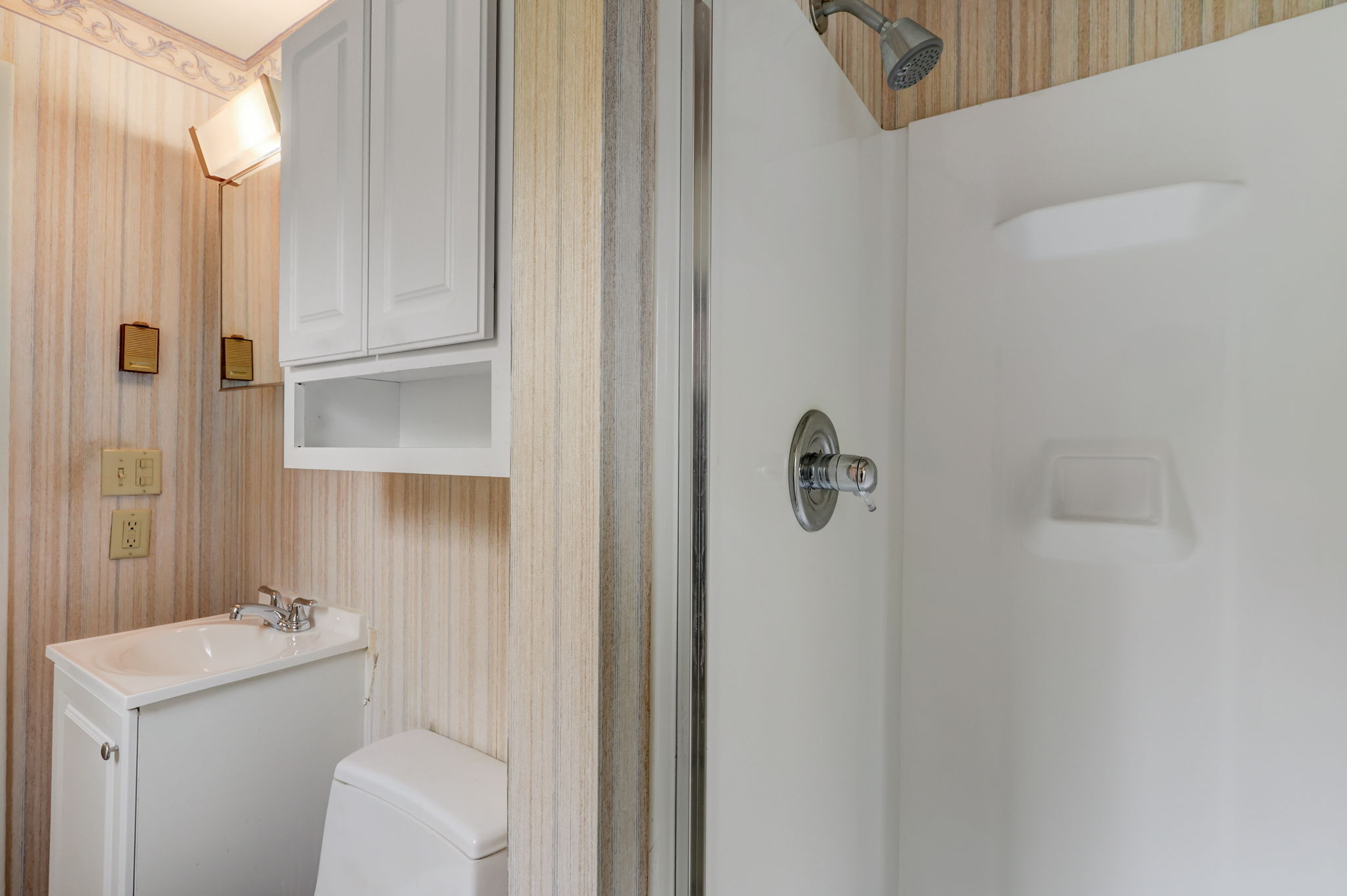 Hazelwood Dr-022