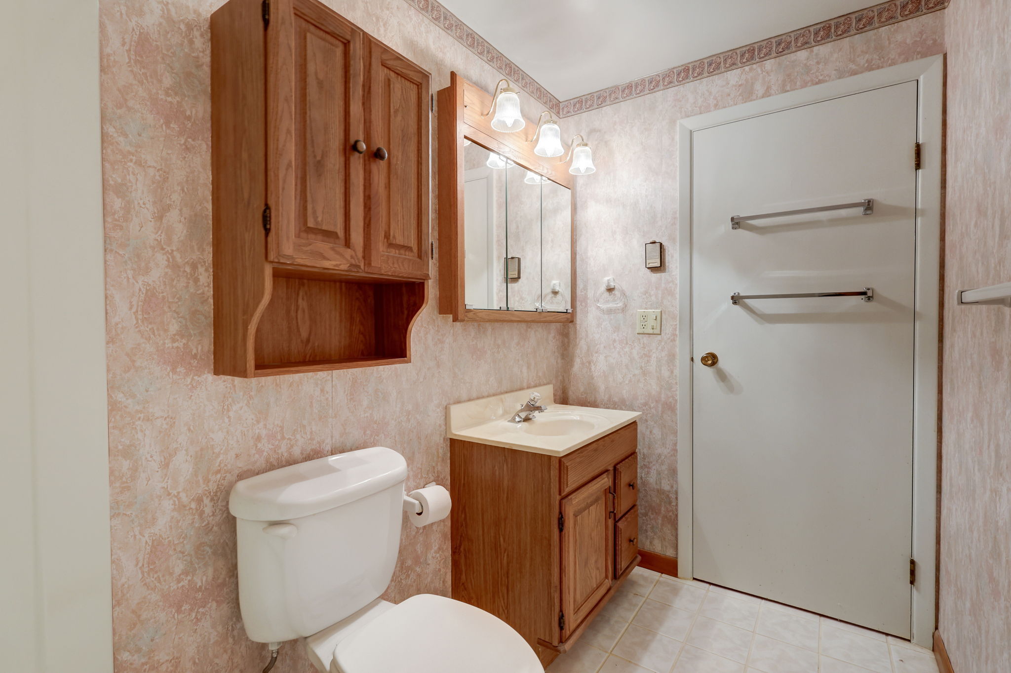 Hazelwood Dr-026