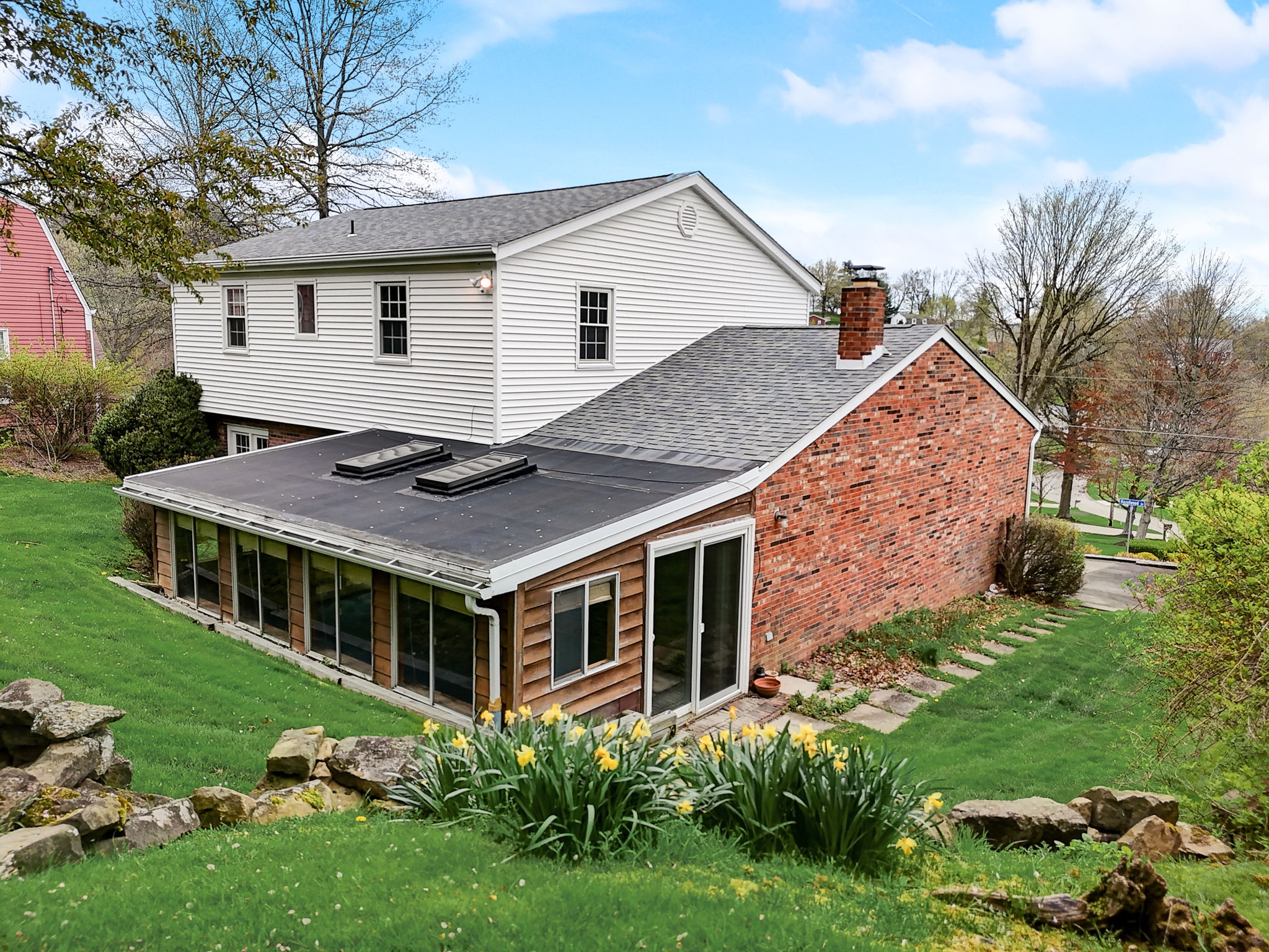 Hazelwood Dr-040