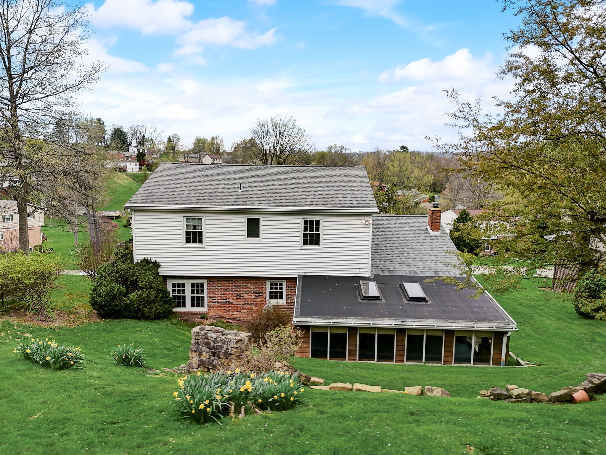 Hazelwood Dr-041