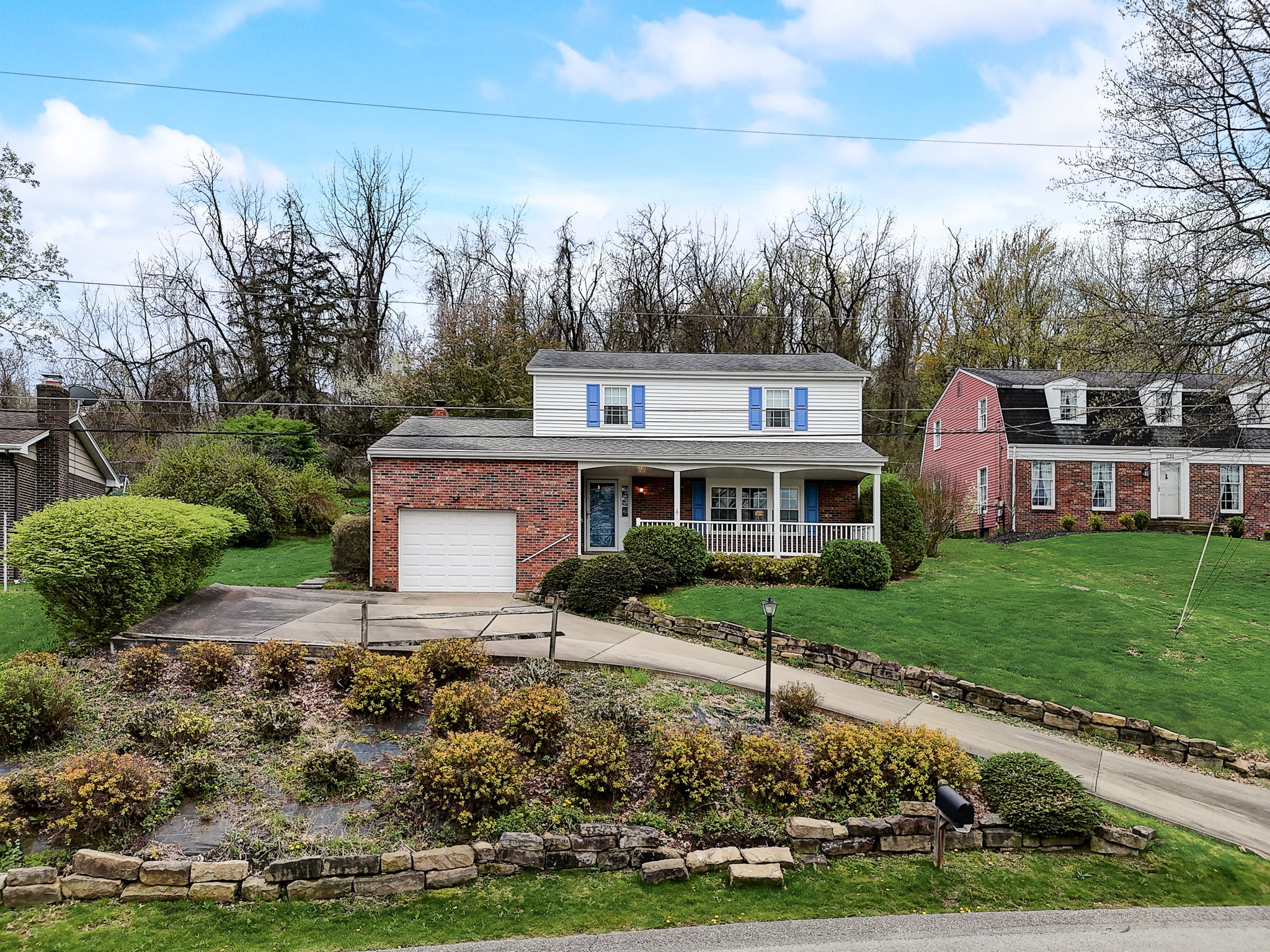 Hazelwood Dr-043